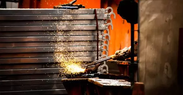 8 Factors To Consider When Hiring a Metal Fabricator