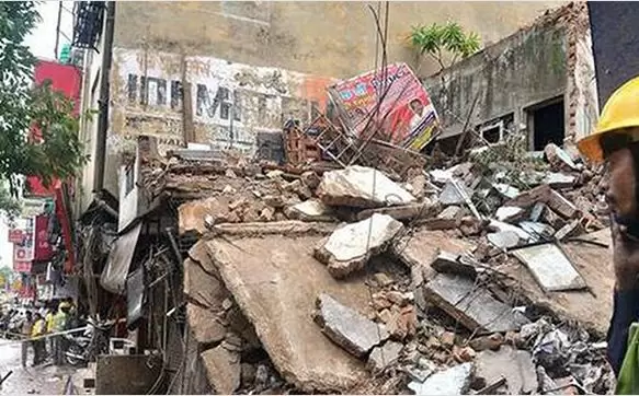 Laxmi Nagar house collapse shakes Municipal Corporation authorities