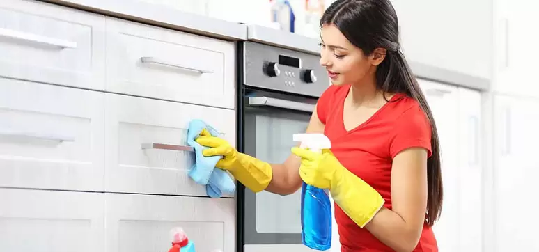 Kitchen cupboard cleaner