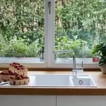 Advantages of Window Facing Kitchen Sink