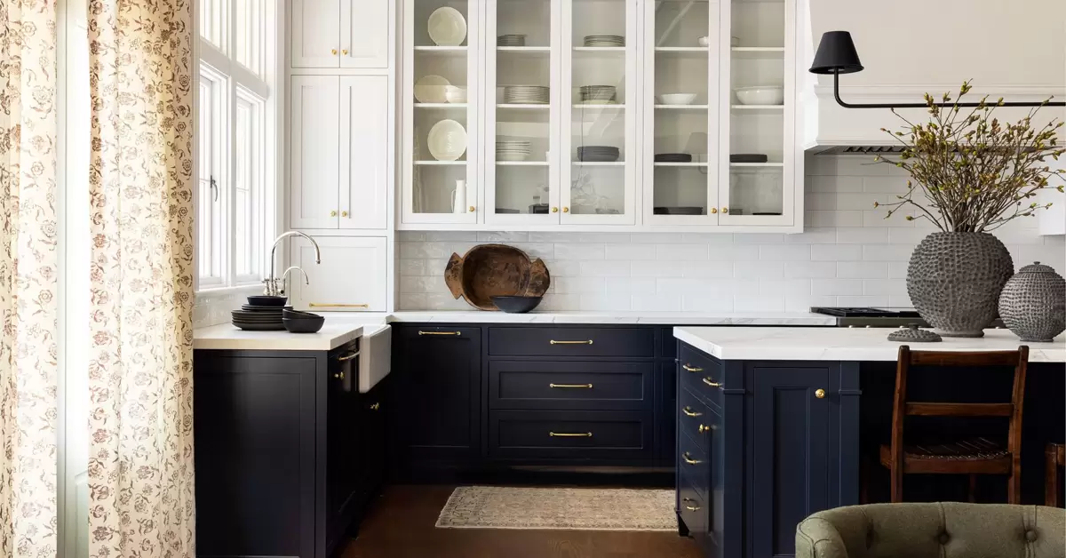 Two-Tone Cabinetry For A Contemporary Look