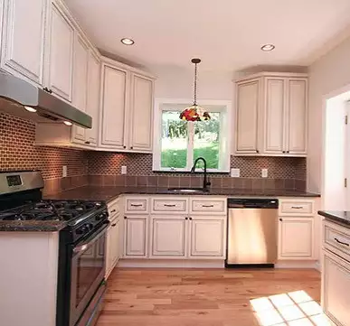 Organised Modular Kitchen with extraordinary lighting