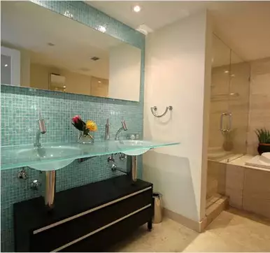 Glass bathroom tile design idea