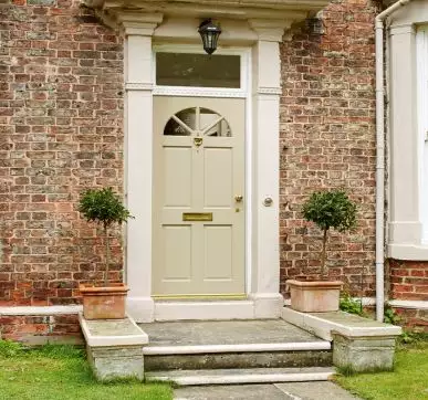 Beautiful glazed wooden Carolina style door design