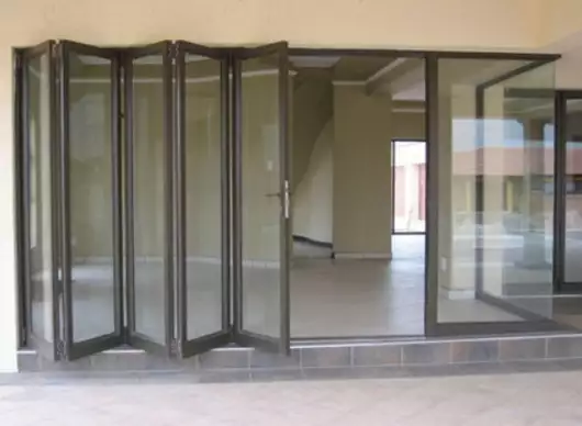 Aluminum Folding Door by Canny Asyst